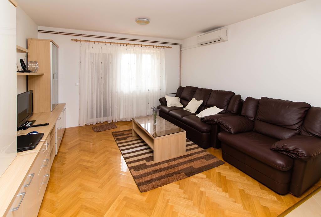 Apartment Peran Šibenik Exteriör bild